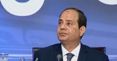 الرئيس السيسي يمنح وسام العمل من الطبقة الأولى لعدد من العمال
