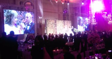 محمد حماقى يبدأ حفل زفاف جنات بـ"نفسى أبقى جنبه"