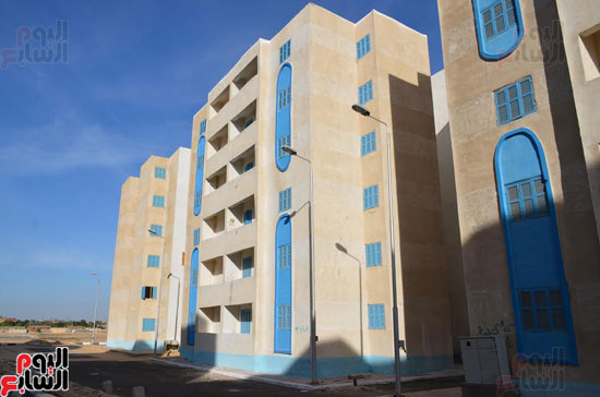 بالصور محافظ الإسماعيلية يتفقد مشروع الإسكان الاجتماعى بقرية المنايف اليوم السابع