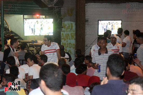 جماهير الزمالك يشاهدون  مباراة القمة على المقاهى (26)