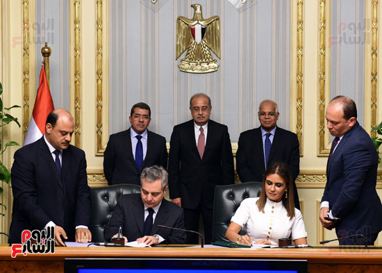  توقيع 3 اتفاقيات بين التعاون الدولى وبنك أوروبى (4)