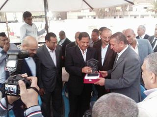 بلدية المحلة يكرم محافظ كفر الشيخ بعد مباراة البلدية