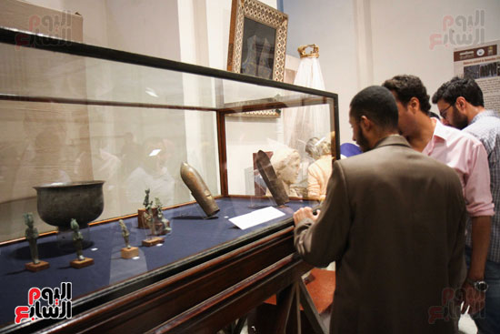 خالد العنانى يفتتح معرض المضبوطات الأثرية بالمتحف المصرى (40)