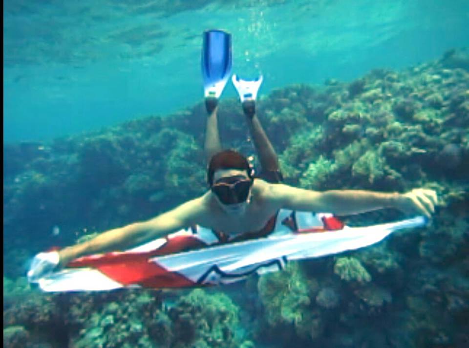 محمد يرفع علم الزمالك تحت مياه البحر الأحمر