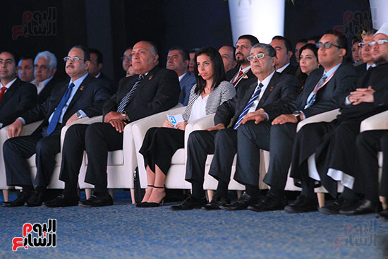   عدد من الوزراء أثناء جلسة الافتتاح لمؤتمر الشباب