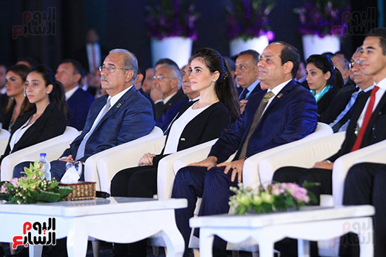  الرئيس السيسى أثناء جلسة الافتتاح 