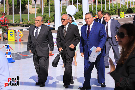 الدكتور مصطفى الفقى والسيد الشريف وكيل مجلس النواب يصلون قاعة المؤتمرات