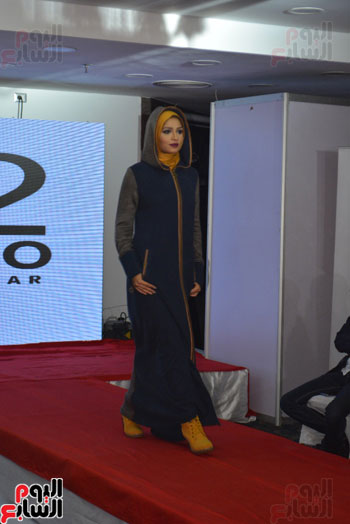تصميمات-جديدة-للعباءة-فى-أول-عرض-أزياء-للمحجبات-فى-مصر-(28)