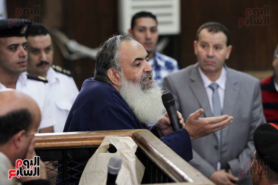 حازم ابو اسماعيل يترافع عن نفسه امام هيئة المحكمة