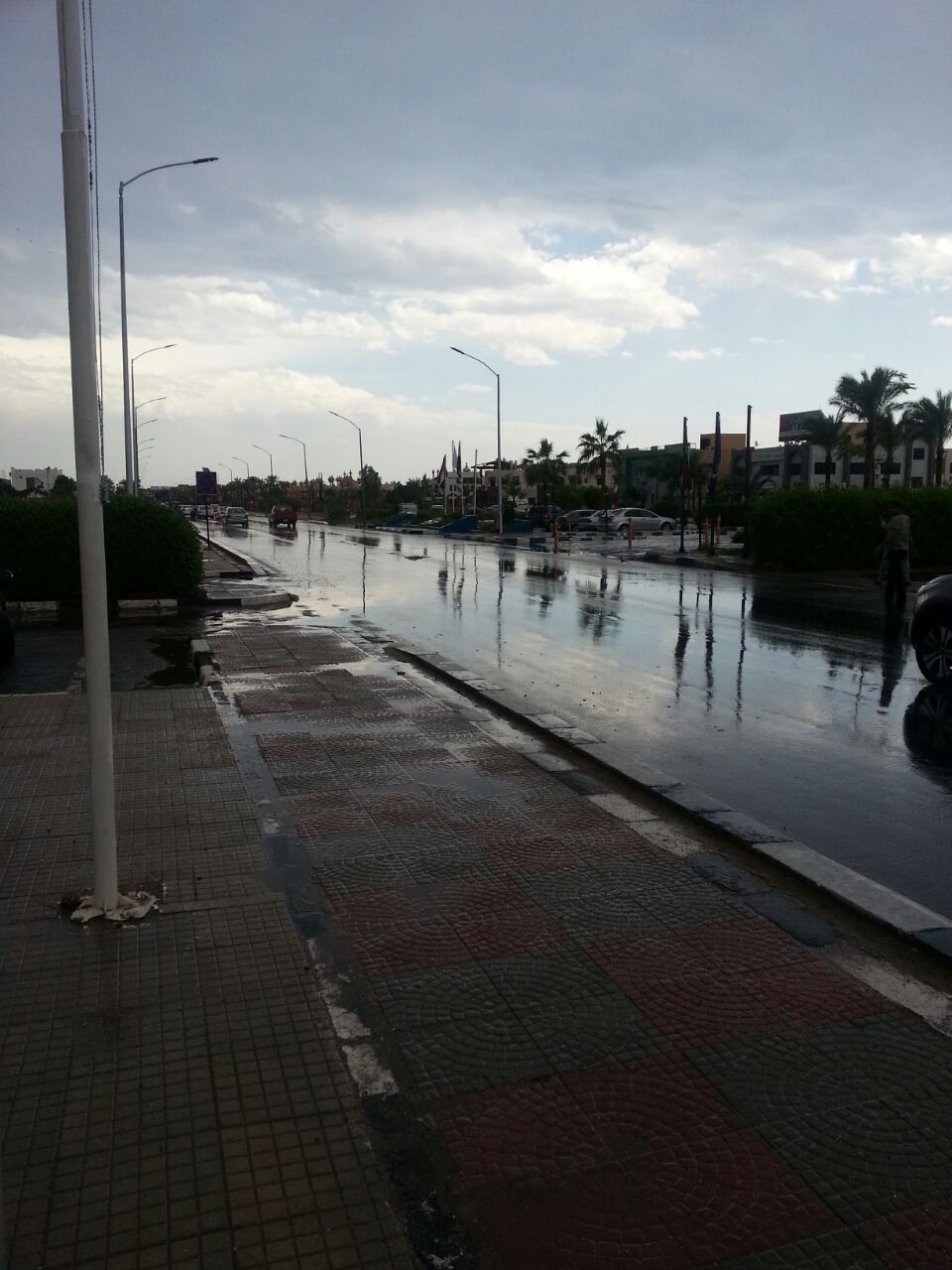 إحدى الشوارع بشرم الشيخ خالية بسبب الأمطار