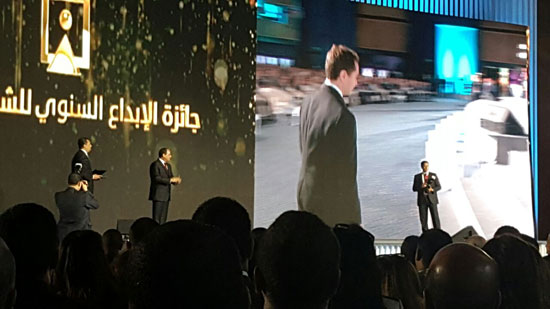 السيسى يكرم الشباب المشاركين بمؤتمر شرم الشيخ ويمنحهم جوائز الإبداع السنوية (38)