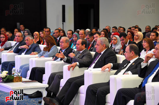 الرئيس السيسى يشارك فى جلسة عودة الجماهير للملاعب بمؤتمر الشباب (8)