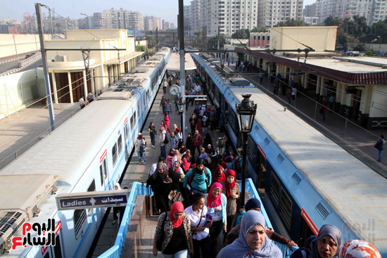 جلال السعيد وزير النقل يفتتح قطار مكيف (3)