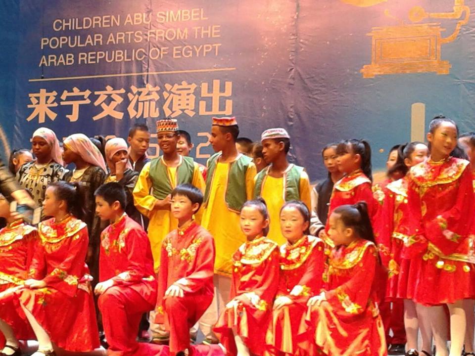 تألق فرقة أطفال أبوسمبل للفنون الشعبية على مسارح دول الصين (1)