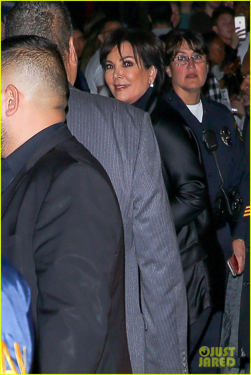 kim-kardashian-steps-out-to-support-kanye-west-at-show-03