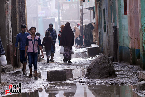 قرى الجيزة تغرق فى مياه الأمطار (5)