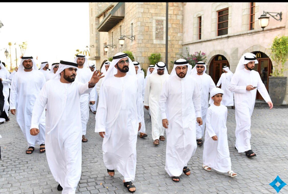 اثناء زيارة محمد بن راشد لمدينة دبي باركس
