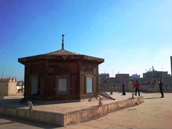 القبة المواجهة لصحن المسجد
