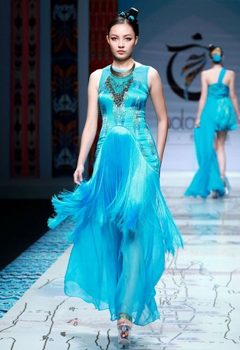 فستان أنيق بلون مشرق وتصميم مبهج من TaoLouLan