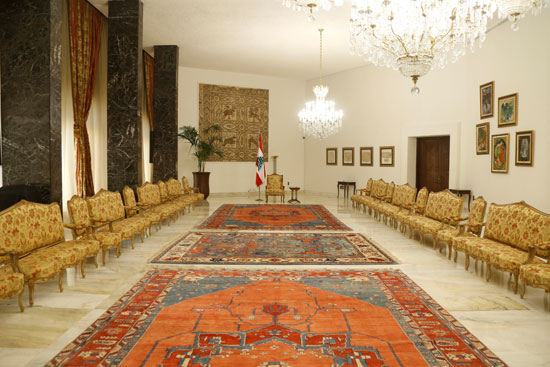 غرفة استقبال داخل القصر الرئاسى