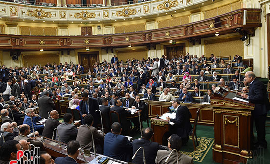 البرلمان يواجه الحكومة بـسحب الثقة بسبب غلاء الأسعار (16)