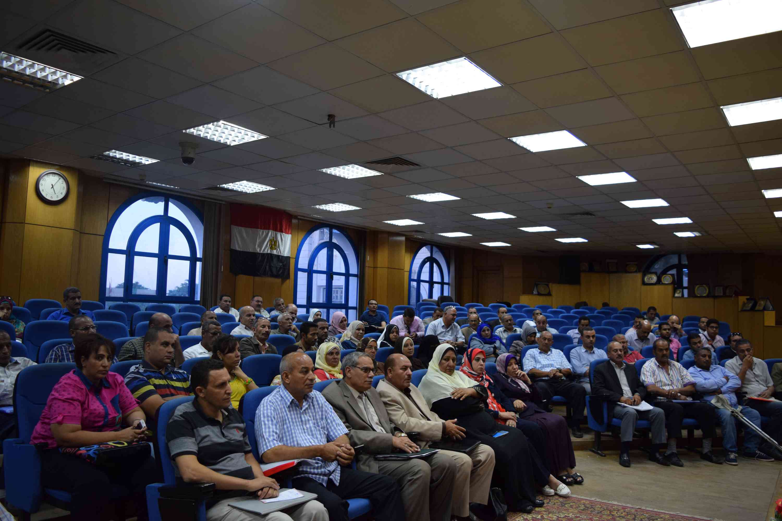 عصام البديوى محافظ المنيا يلتقى بأعضاء الجمعيات الأهلية