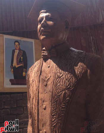 تمثال زويل قبل نقله لميدانه بمدينة دسوق