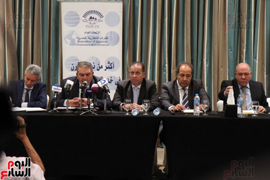 جانب من المؤتمر بحضور حمدي النجار رئيس الشعبة العامة للمستوردين