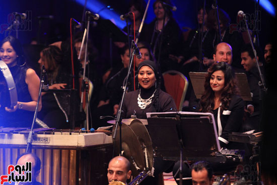 عمر خيرت ونجوم الغناء فى افتتاح الدورة الـ25 لمهرجان الموسيقى العربية (42)