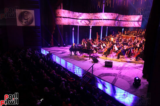 عمر خيرت ونجوم الغناء فى افتتاح الدورة الـ25 لمهرجان الموسيقى العربية (1)