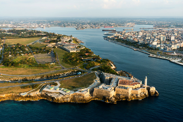 تحتل-قلعة-مورو-مكانة-هامة-في-المشهد-الخليجي-لمدينة-هافانا-وتعتبر-إحدى-أهم-معالمها-التاريخية