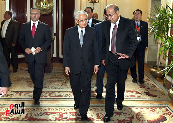 	رئيس الوزراء والرئيس السنغافورى