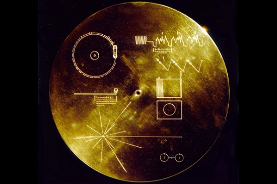 القرص الذي تم إرساله بمركبة Voyager 1