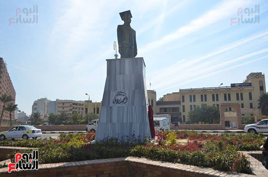 تمثال زويل بمدينة كفر الشيخ