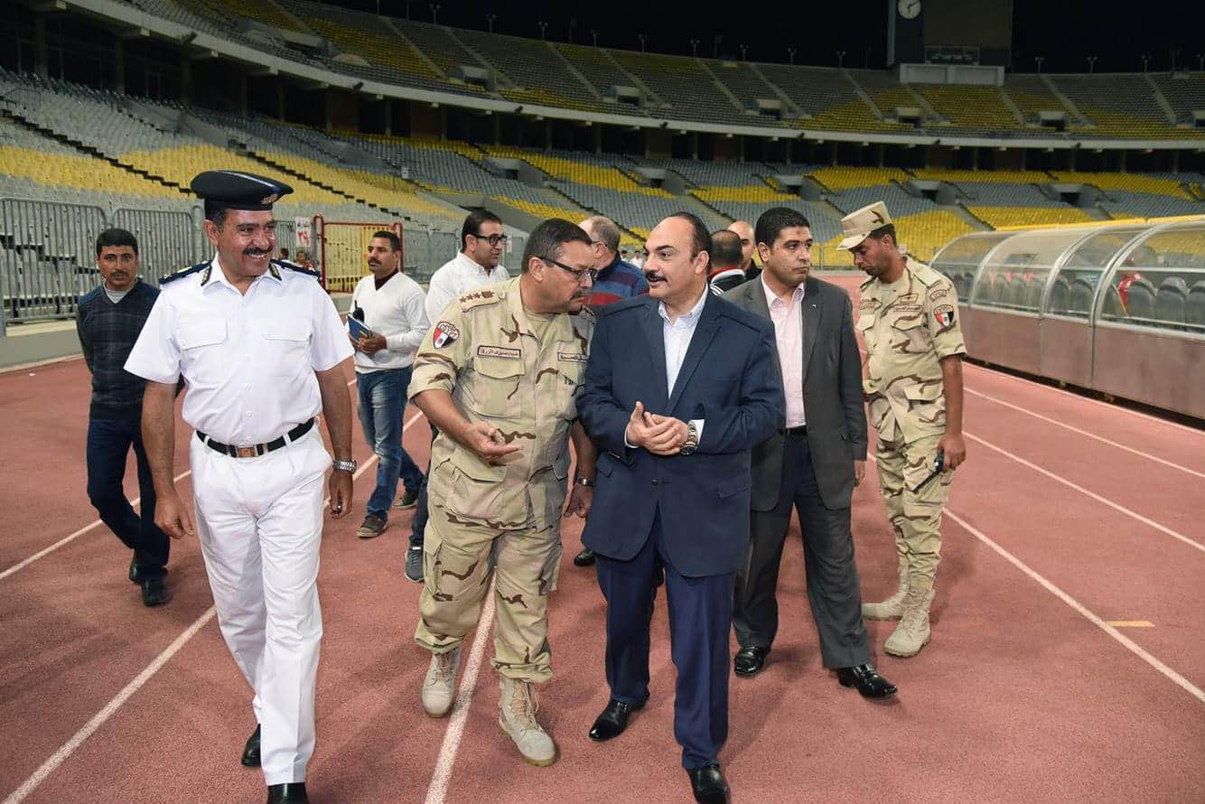 المحافظ يتفقد التعزيزات الأمنية بالاستاد