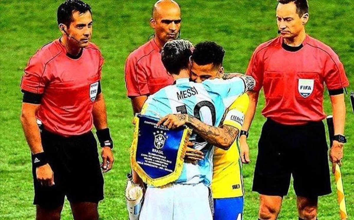 الفيس وعناق حار مع ميسي الفيس وعناق حار مع ميسي