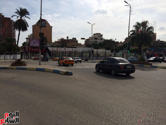 الدوريات الأمنية  منتشرة  بالمدينة منذ الصباح 