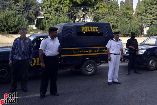 محافظ الإسماعيلية  في جولة  بالمدينة  لمتابعة الحالة الأمنية 