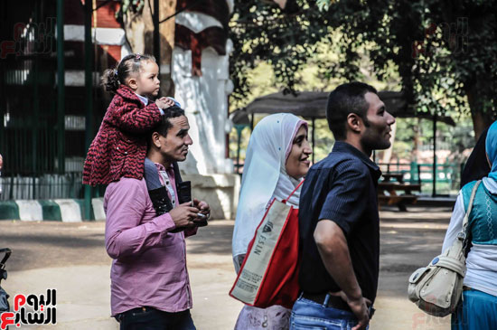 اقبال كثيف على حديقة الحيوان (13)