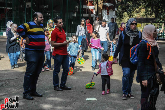 اقبال كثيف على حديقة الحيوان (8)