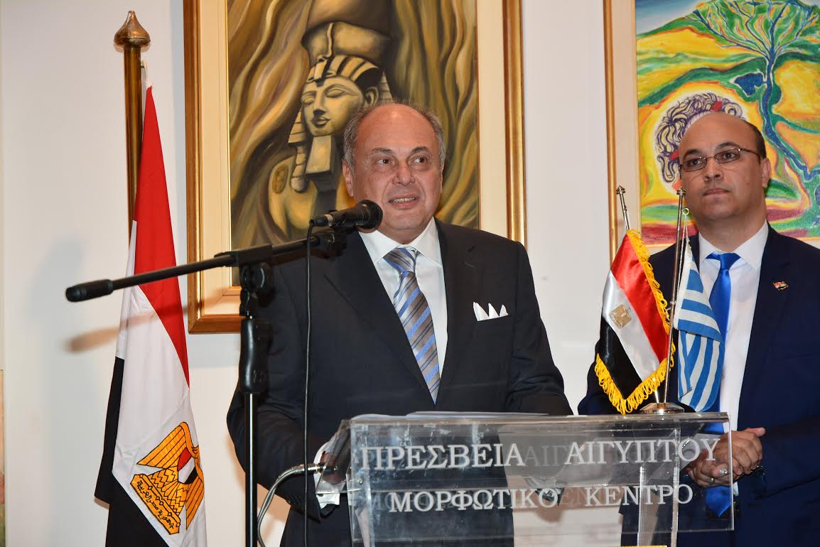السفير المصرى باليونان وبجانبه الدكتور حسين مرعة الملحق الثقافى باليونان