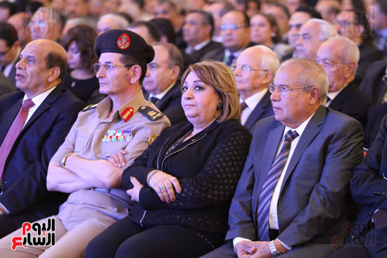 شريف إسماعيل وسط الحضور