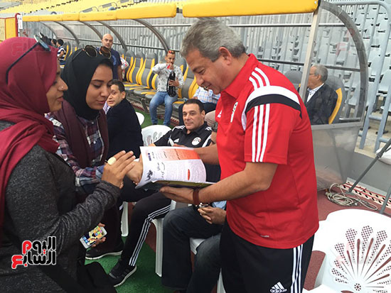 وزير الرياضة  فى مران المنتخب (2)