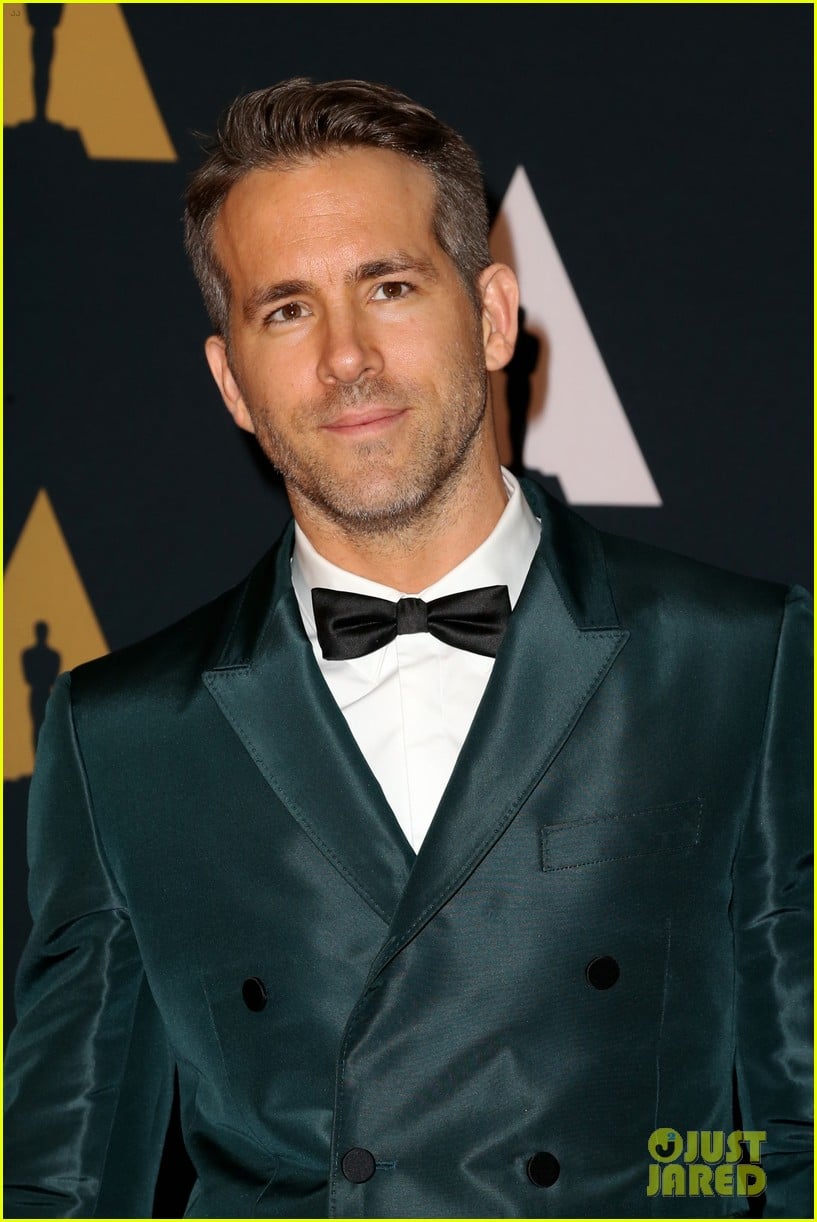 ryan-reynolds-chris-pine-look-so-hot-at-governors-awards-02