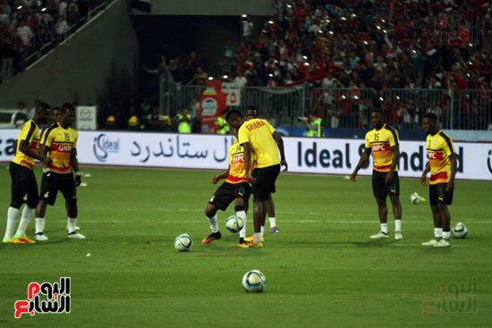 لاعبو منتخب غانا، بأداء الإحماءات، على استاد برج العرب، استعداداً لمواجهة منتخب مصر (4)