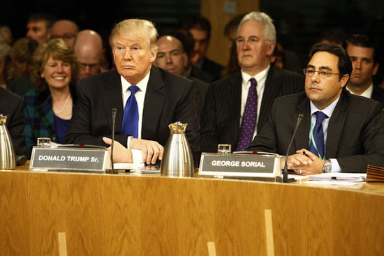 مؤتمر صحفى يحضره جورج سوريال ودونالد ترامب