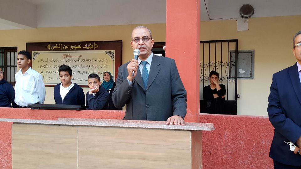 مدير التربية والتعليم ببورسعيد يلقي كلمة في طابور الصباح