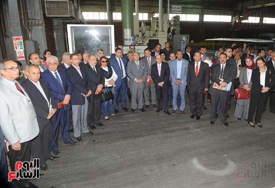 وفد برلمانى يضم أعضاء لجنة الدفاع يزور مصنع 200 الحربى بأبو زعبل (7)