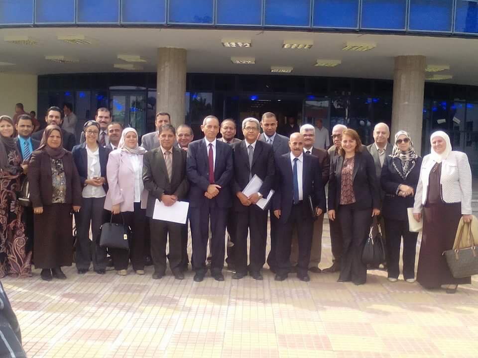 صورة جماعية للوفد مع قيادات جامعة القناه