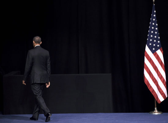 أوباما يغادر بعد إلقاء كلمته فى اليونان